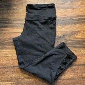 Victoria Sport Capri legging.